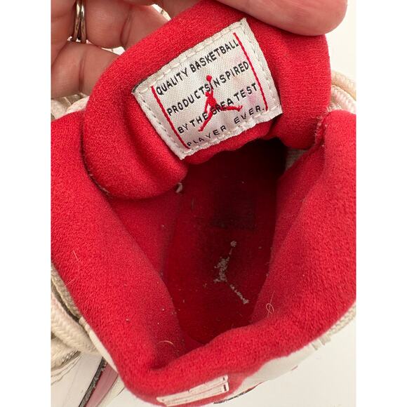 Nike Air Jordon 11 Retro Cherry Red Pre School Sneaker Size Kids 11C - Picture 5 of 8